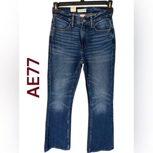 AE77-NWT “The crop flare” size 26. American Eagle premium denim! New with tags!!